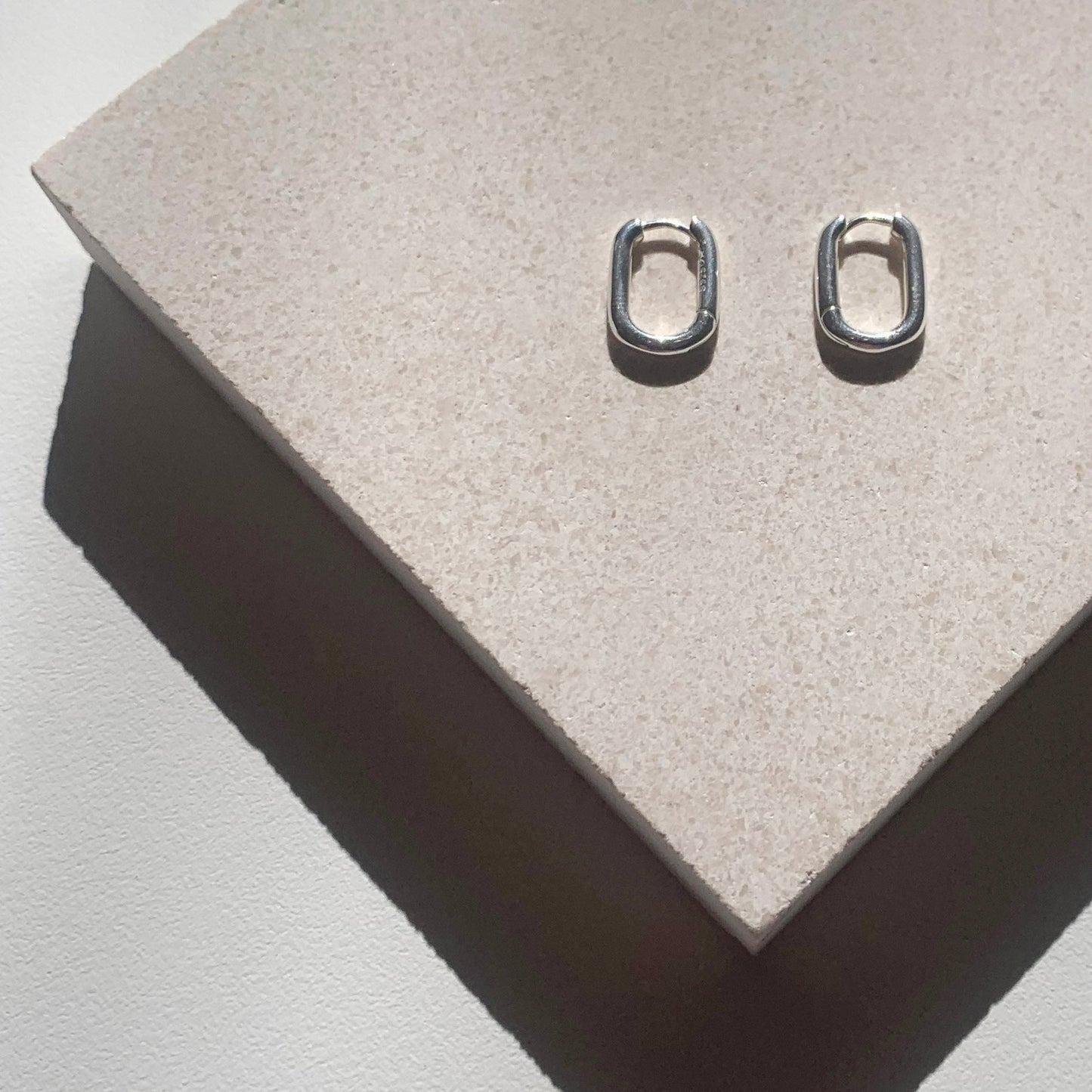 Sleek Oval Bar Hoop Earrings 3