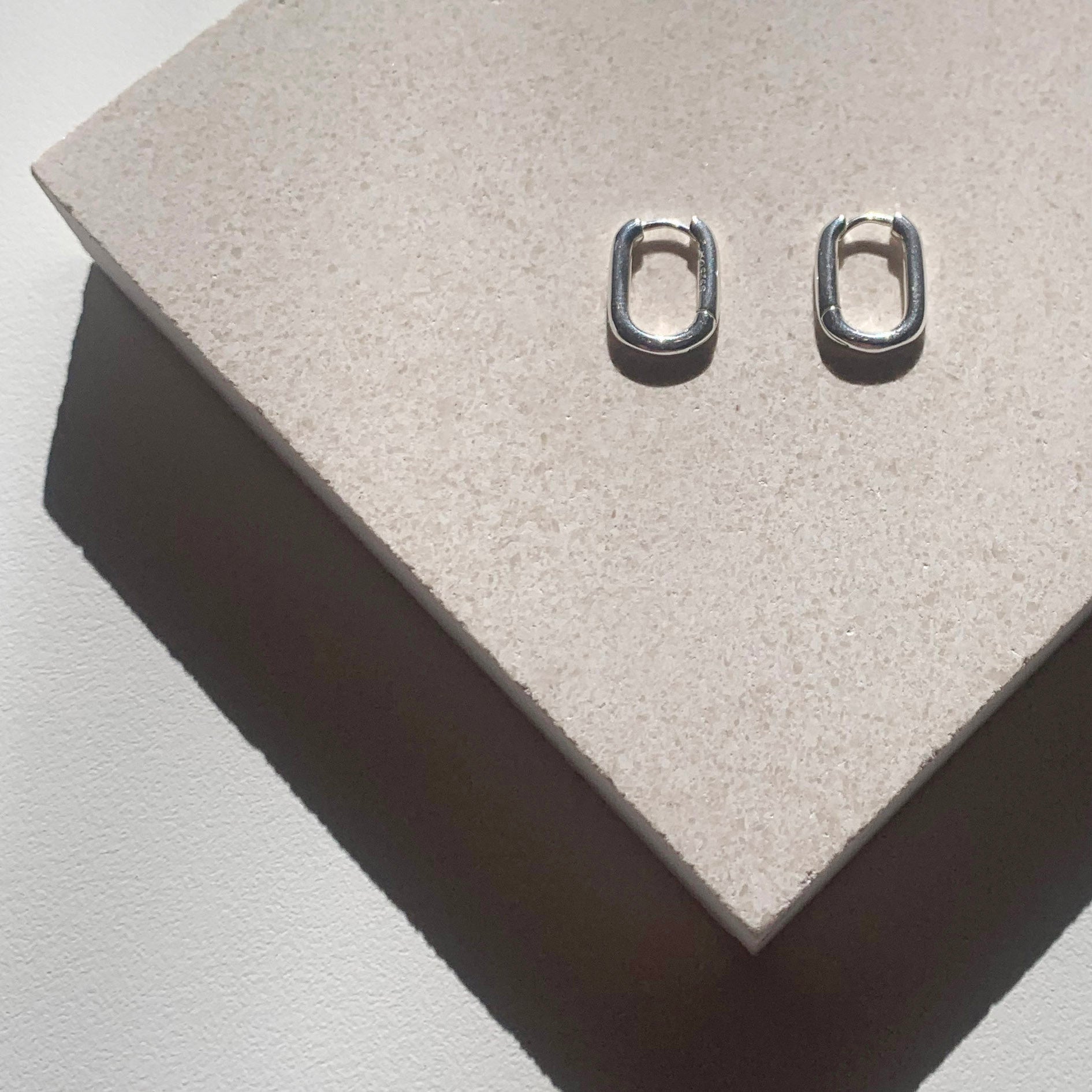 Sleek Oval Bar Hoop Earrings 3