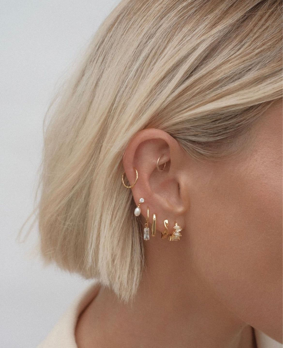 0.45 TCW Baguette Lab-Grown Diamond Gold Hoop Earrings 6