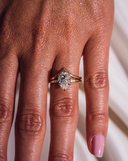 V-Shaped Classic Curved Wedding Band