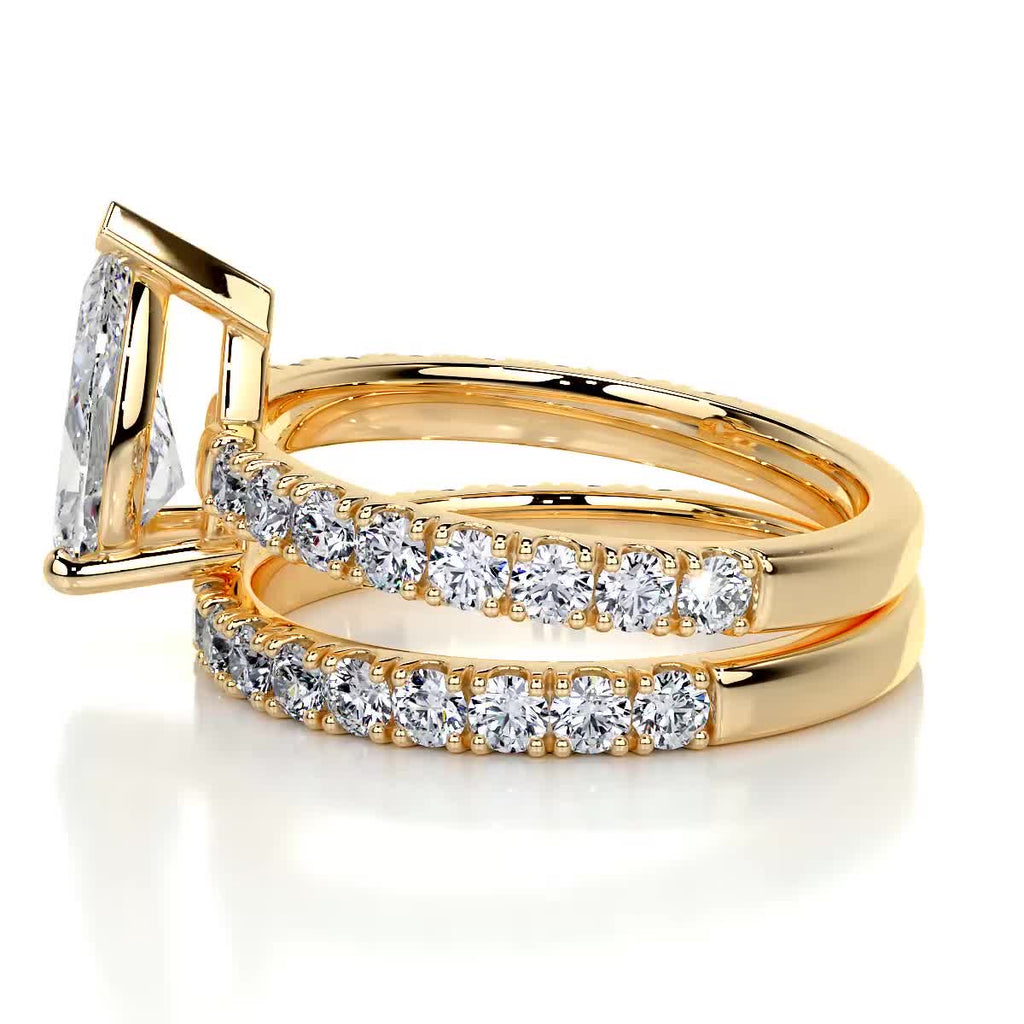 Radiant Elegance: 1.50 CT Pear Lab Grown Diamond Bridal Ring Set