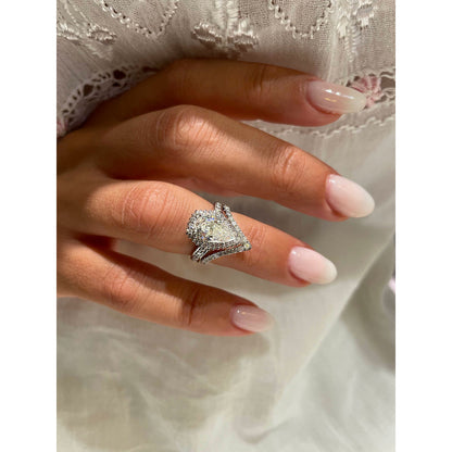 1.50 CT Pear-Cut Lab Grown Diamond Halo Bridal Set 3