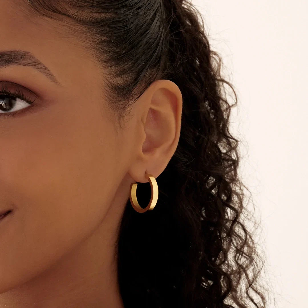 Timeless 18K Gold Hoop Earrings