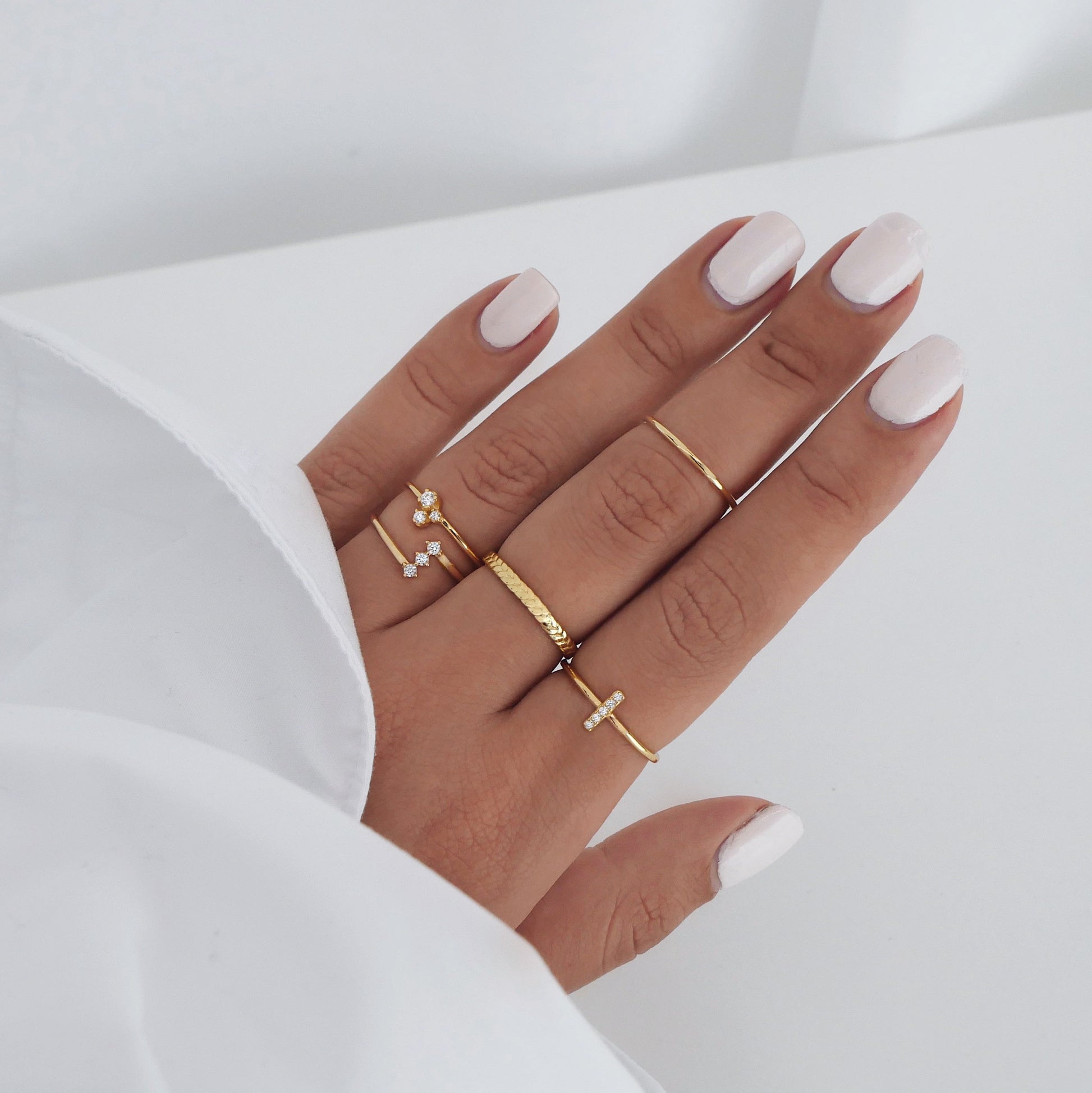 Elegant 0.10 TCW Round Lab-Grown Diamond Gold Wedding Band 6