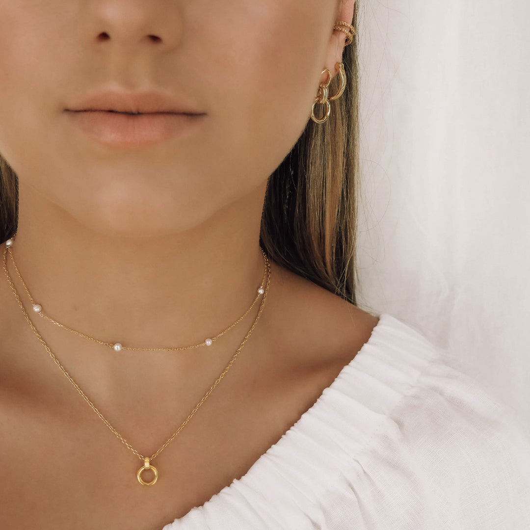 Eternal Elegance Gold Circle Pendant Necklace 8