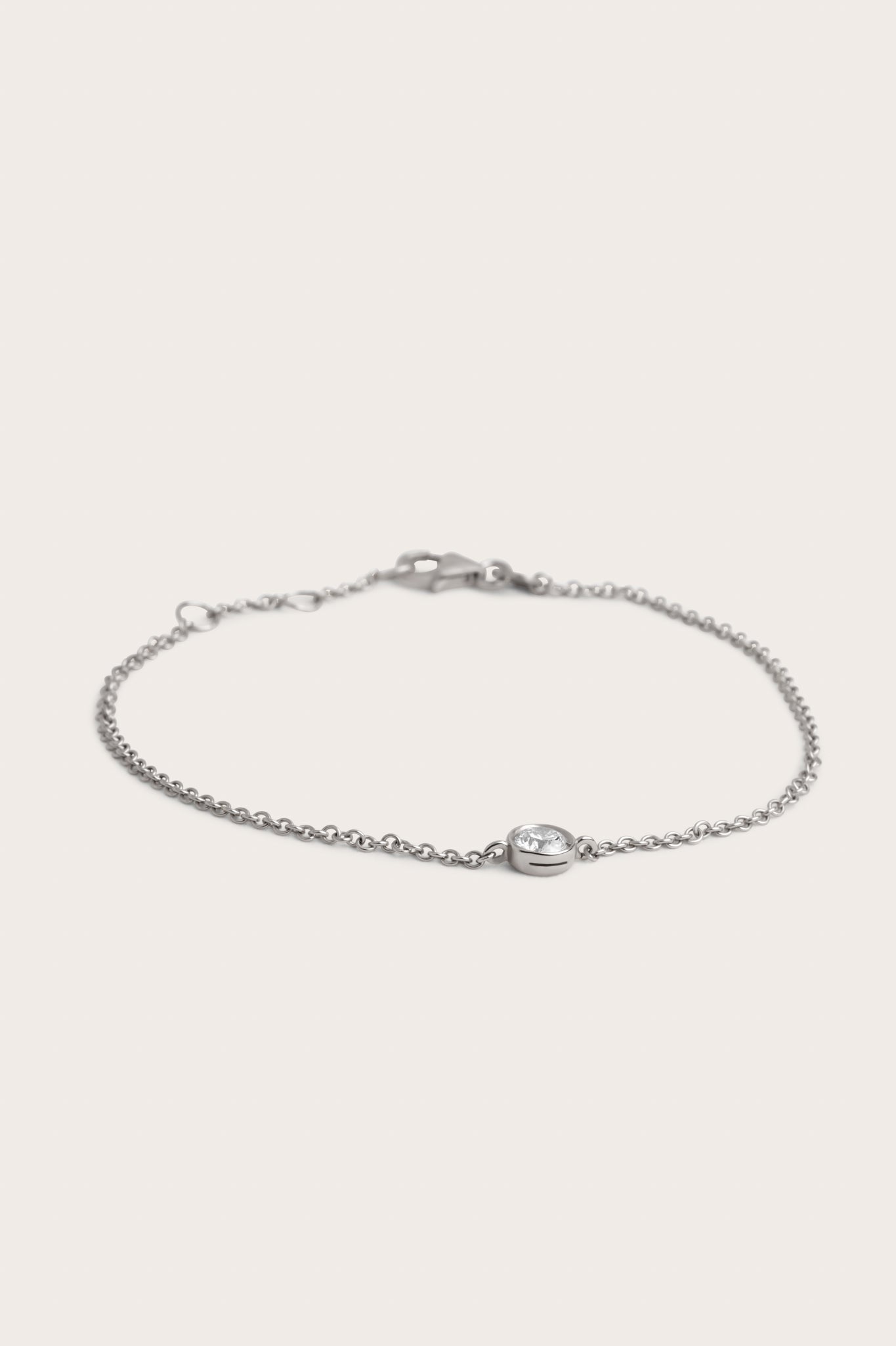 Solitaire Bezel-1.0 CT Oval Lab Grown Diamond Bracelets