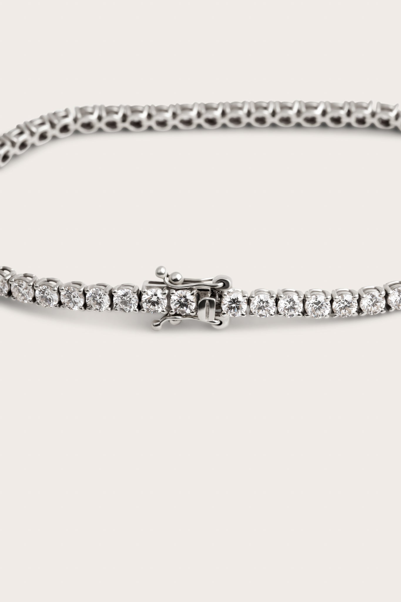 Solitaire Bezel-1.0 CT Oval Lab Grown Diamond Bracelets