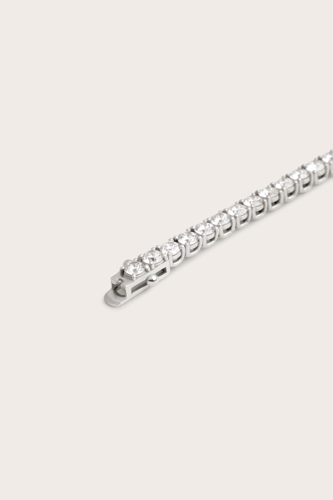 Solitaire Bezel-1.0 CT Oval Lab Grown Diamond Bracelets