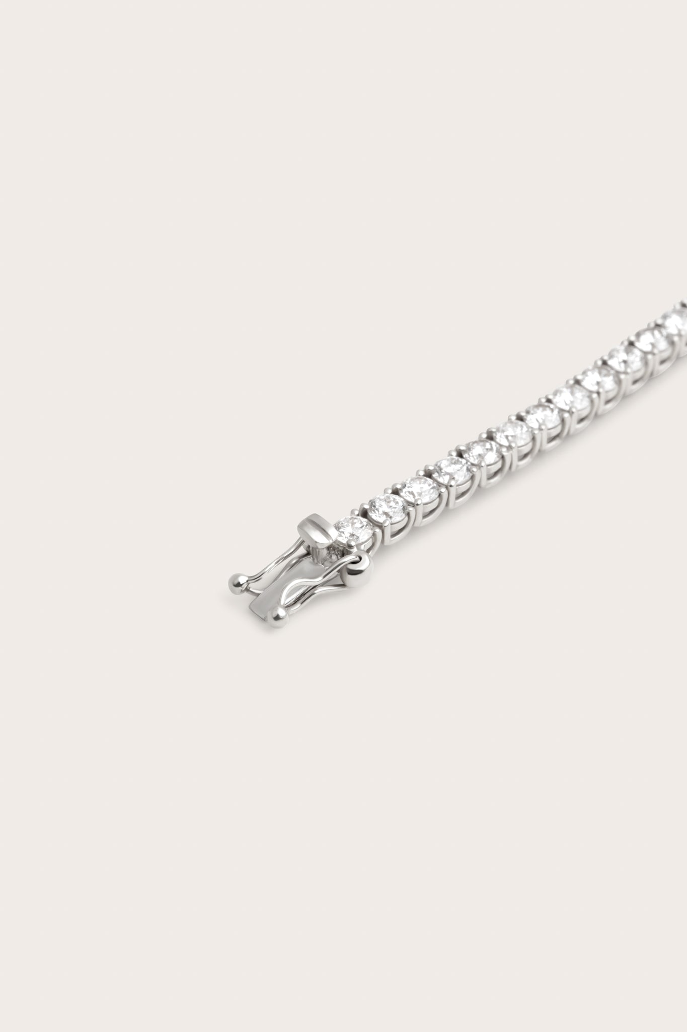Solitaire Bezel-1.0 CT Oval Lab Grown Diamond Bracelets