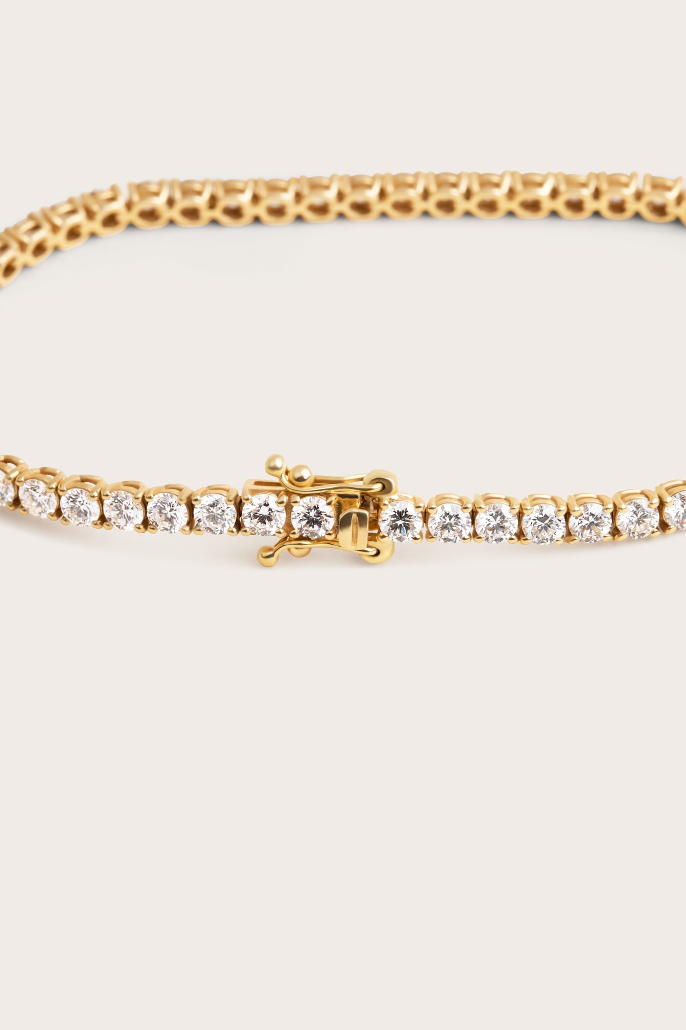 Solitaire Bezel-1.0 CT Oval Lab Grown Diamond Bracelets