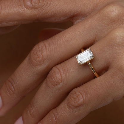 Solitaire-Oval Lab Grown Diamond Engagement Ring