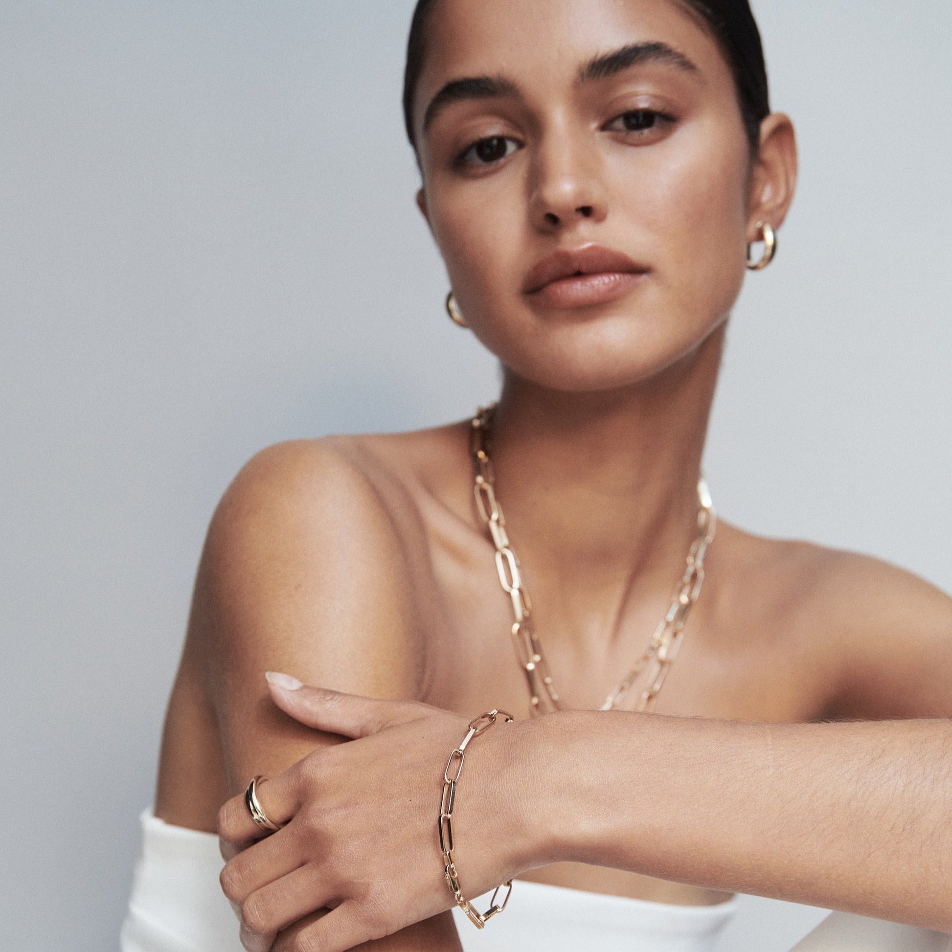 Elegant Gold Paper Link Chain Bracelet 1