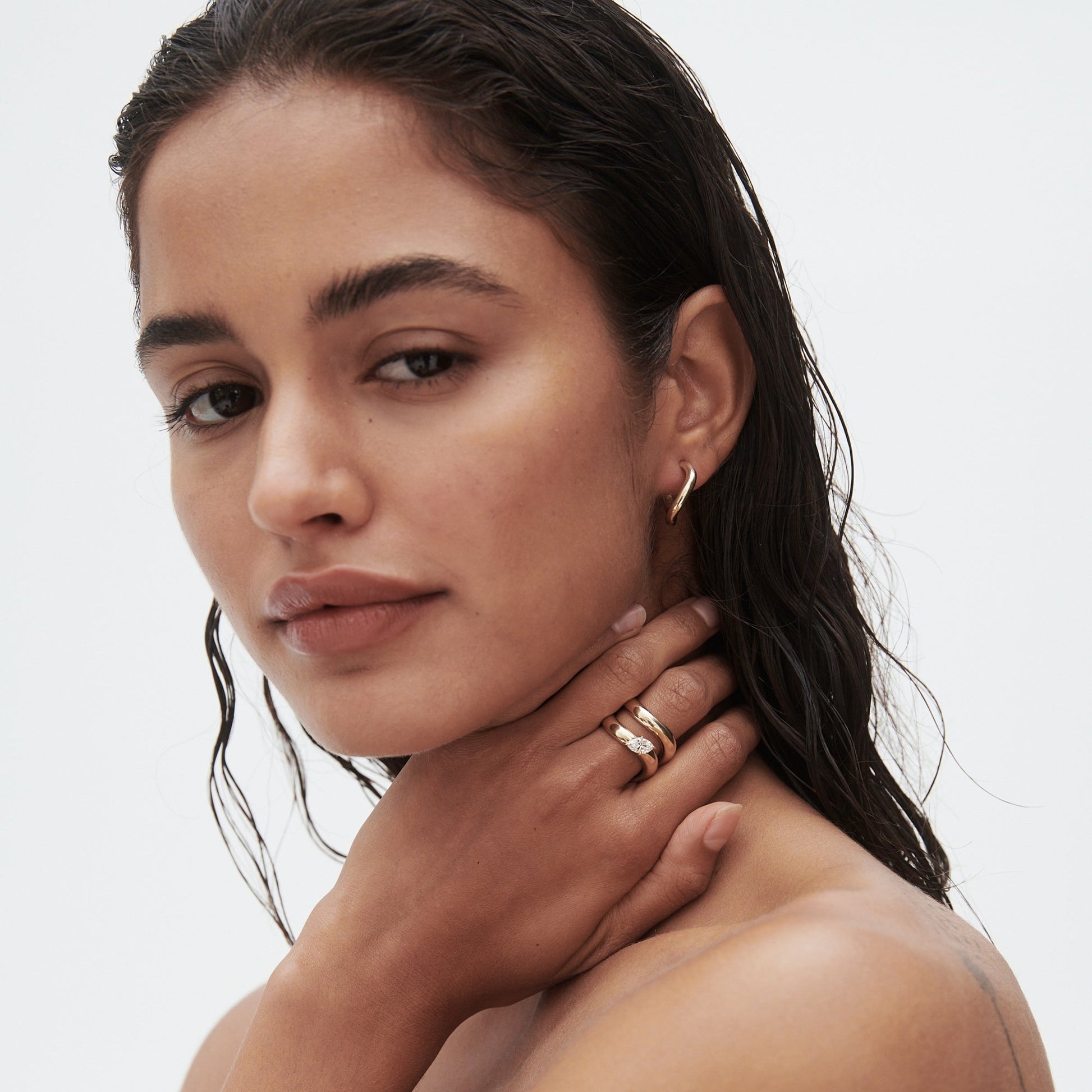 Golden Curves Hoop Earrings 7