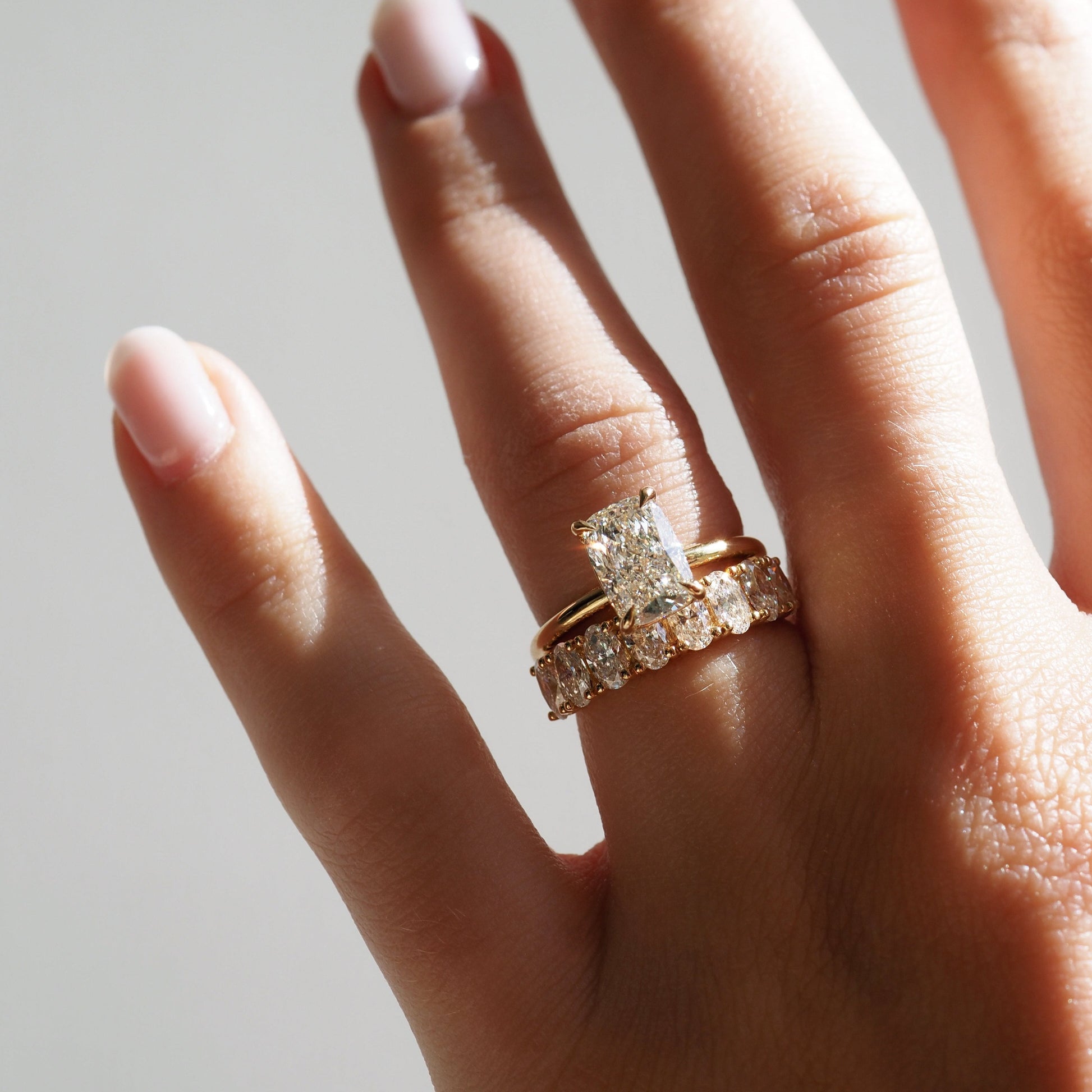 Solitaire-Oval Lab Grown Diamond Engagement Ring