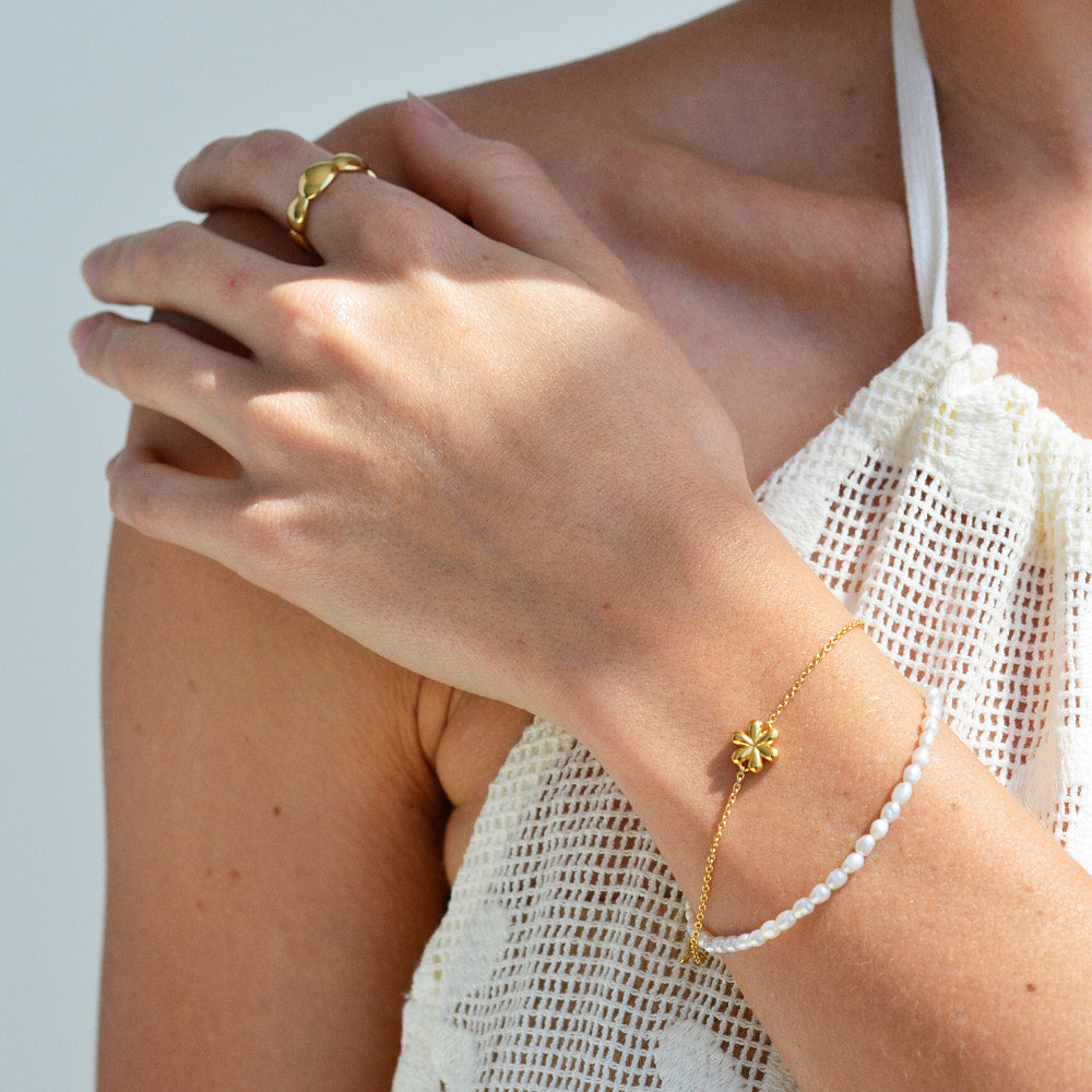 Elegant Floral Gold Chain Bracelet 5