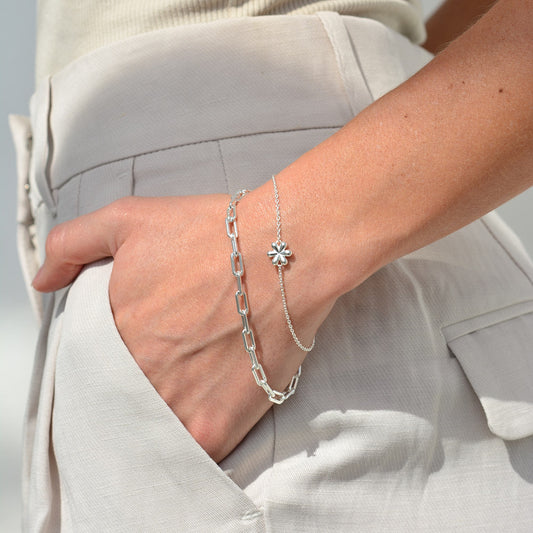 Elegant Floral Gold Chain Bracelet