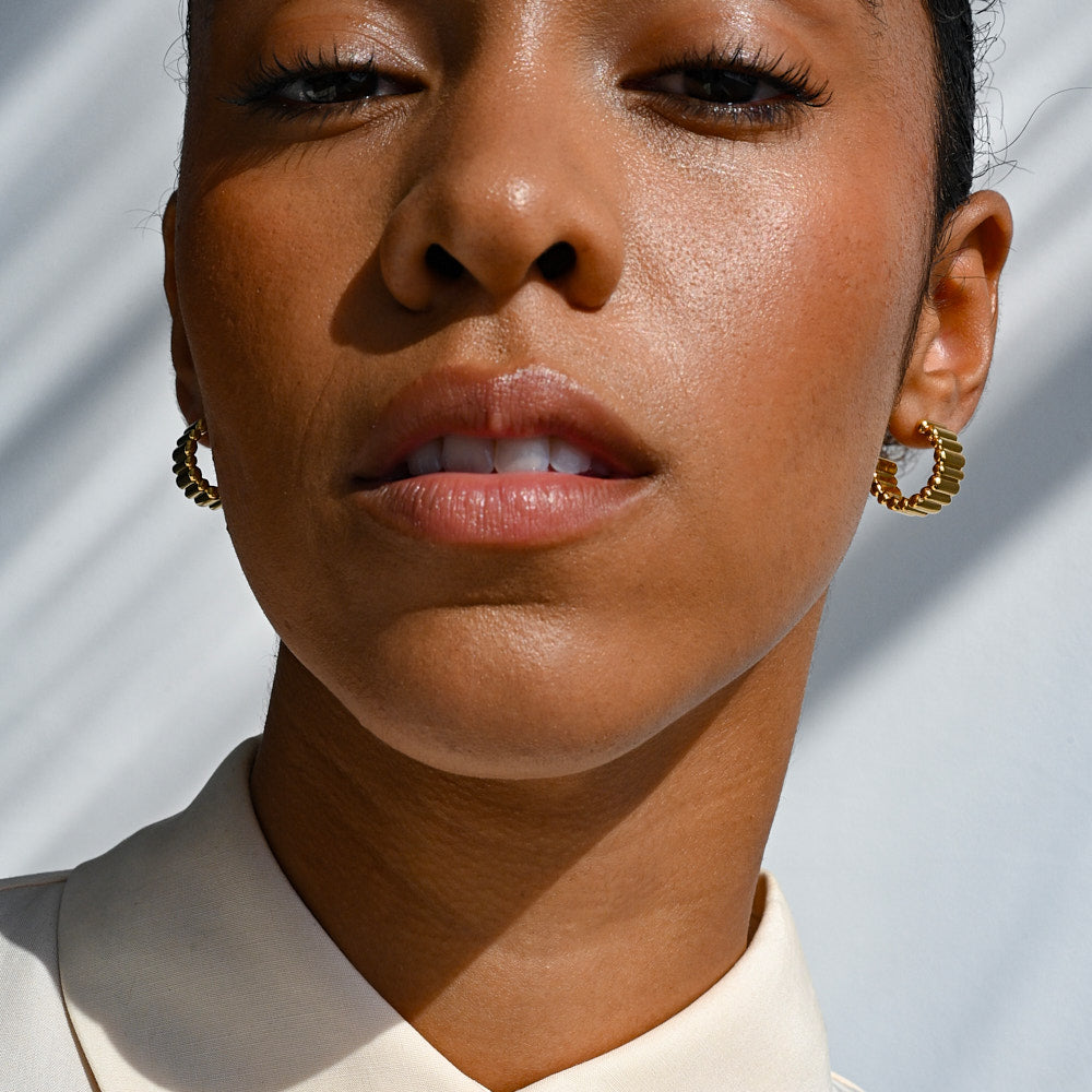 Golden Elegance Ribbed Hoop Earrings 3