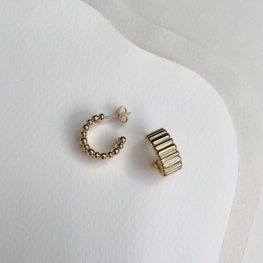 Golden Elegance Ribbed Hoop Earrings 4
