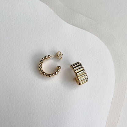 Golden Elegance Ribbed Hoop Earrings 4
