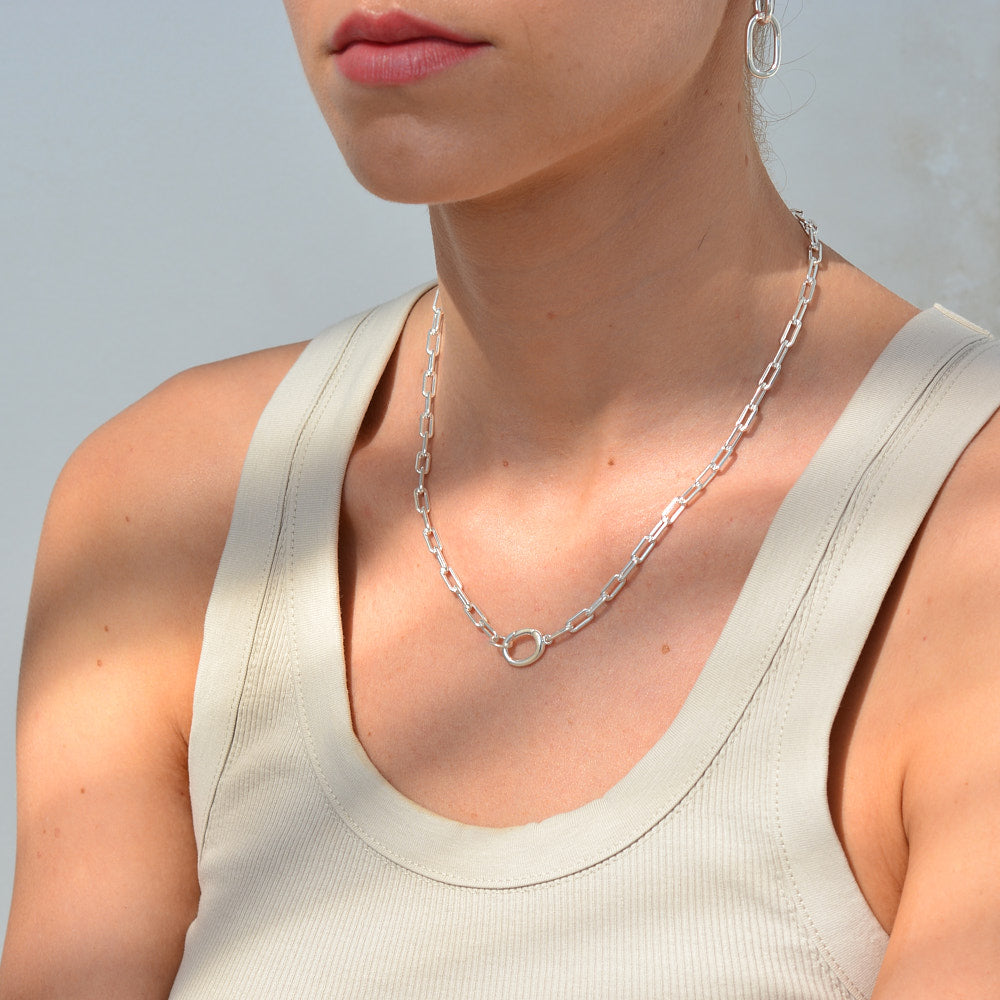 Elegance in 18K Gold: Paperclip Chain Necklace