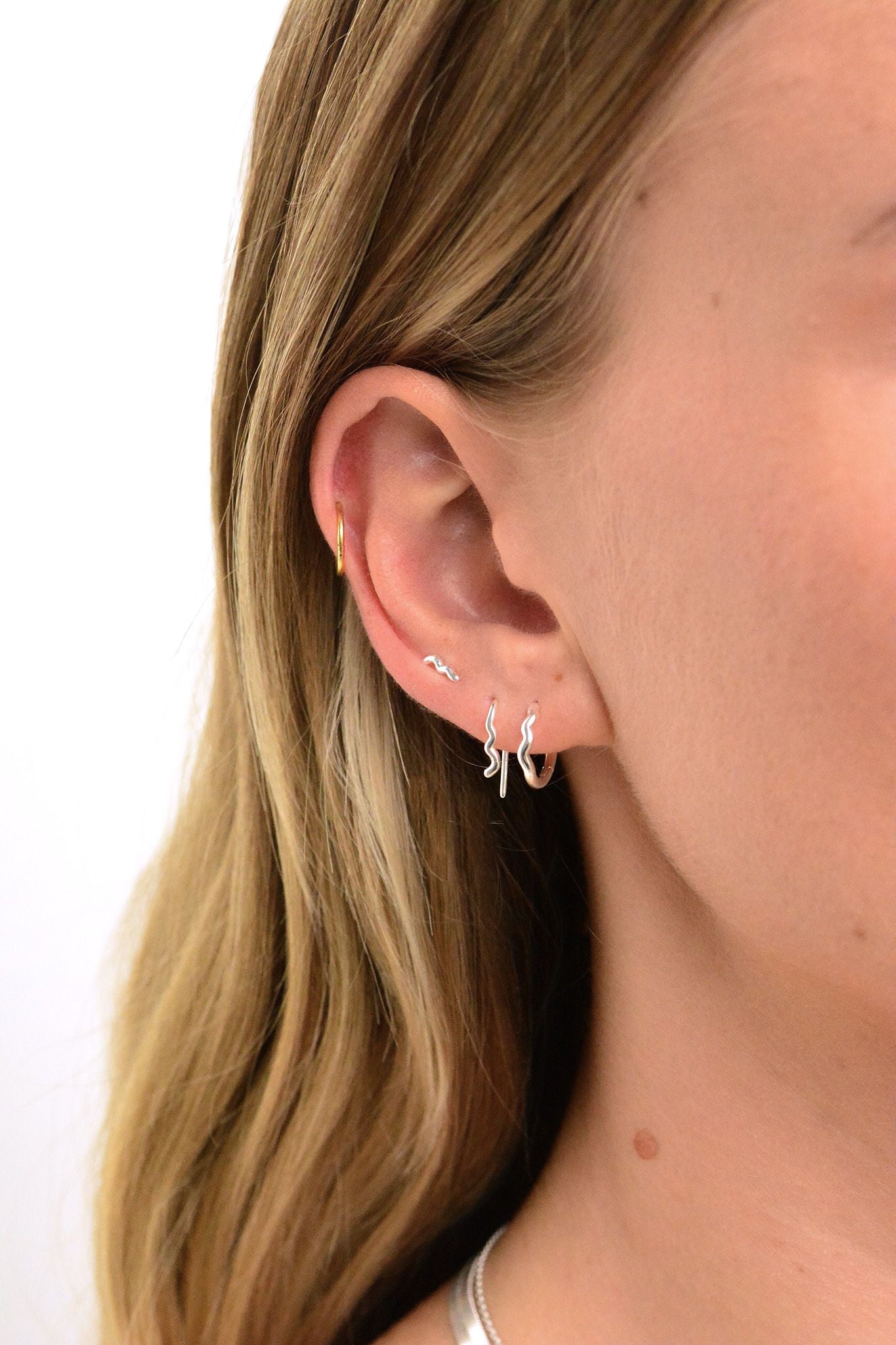 Classic Silver Wave Stud Earrings 4
