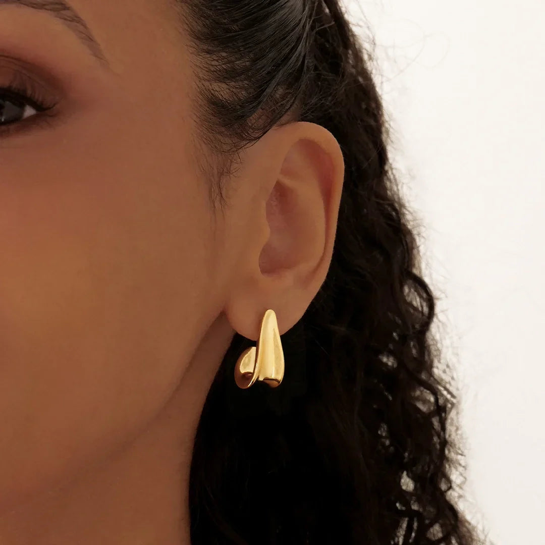 Elegant Gold Teardrop Earrings