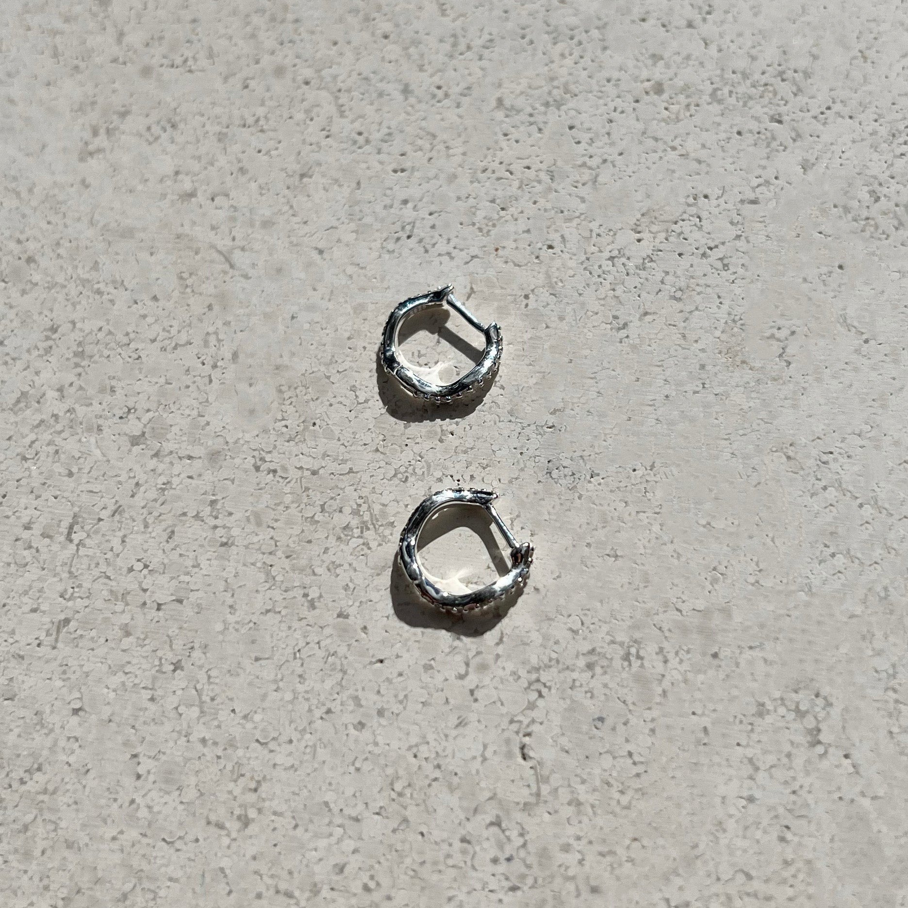 Sparkling 0.20 TCW Round Lab Grown Diamond Wave Hoop Earrings 4