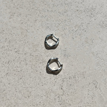 Sparkling 0.20 TCW Round Lab Grown Diamond Wave Hoop Earrings 4