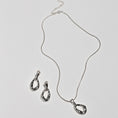 Load image into Gallery viewer, Elegant Organic Loop Pendant Necklace 3
