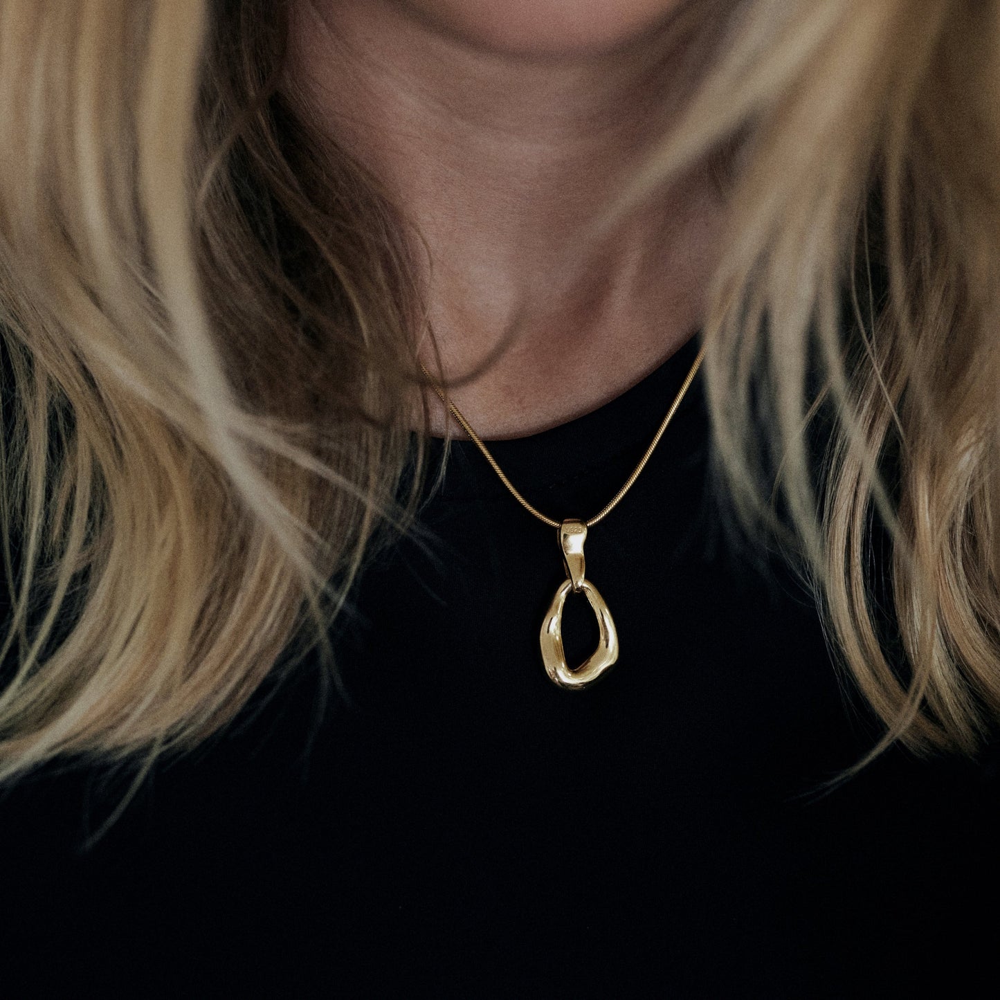 Golden Elegance Drop Pendant Necklace 7