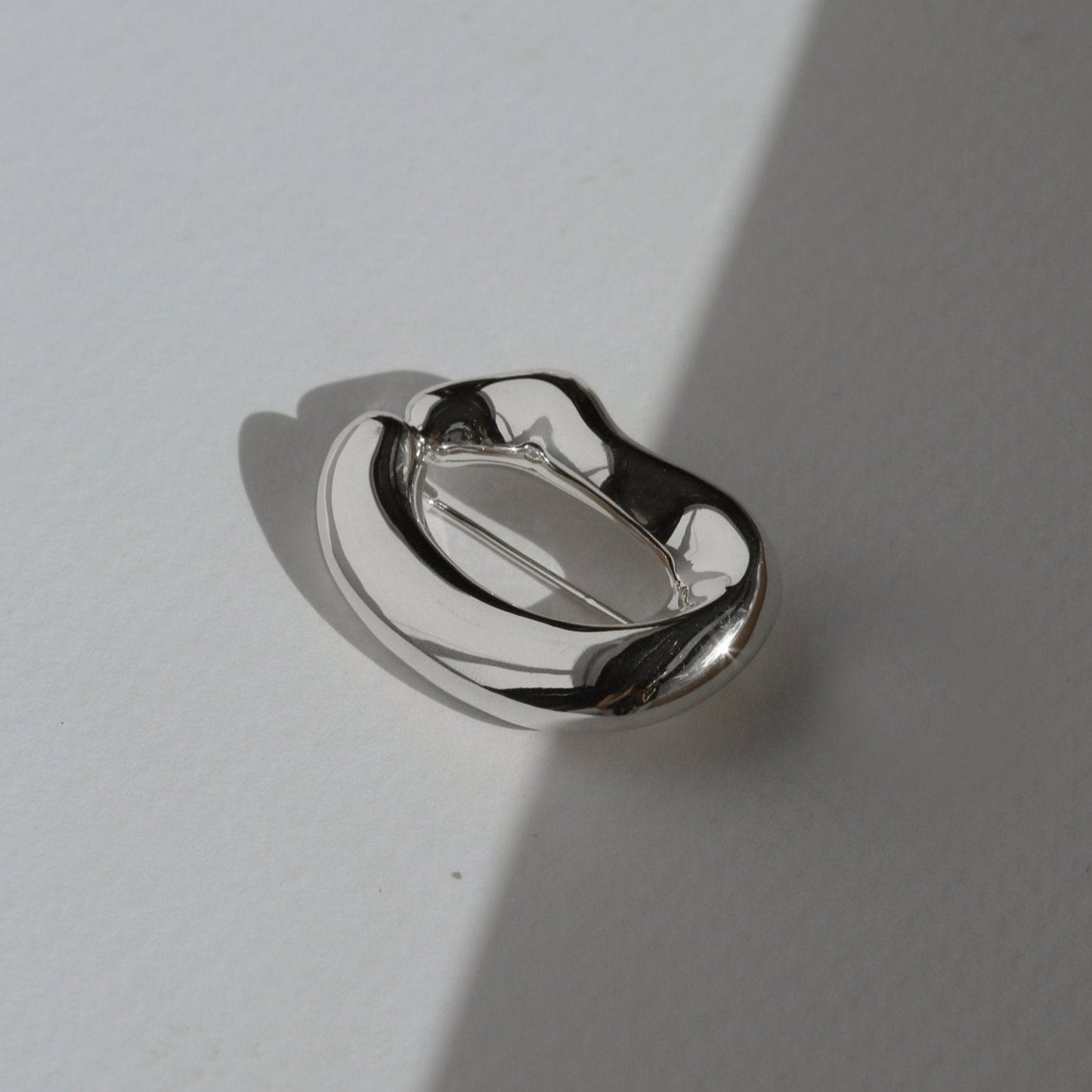 Simple Curve Hoop Earrings 3