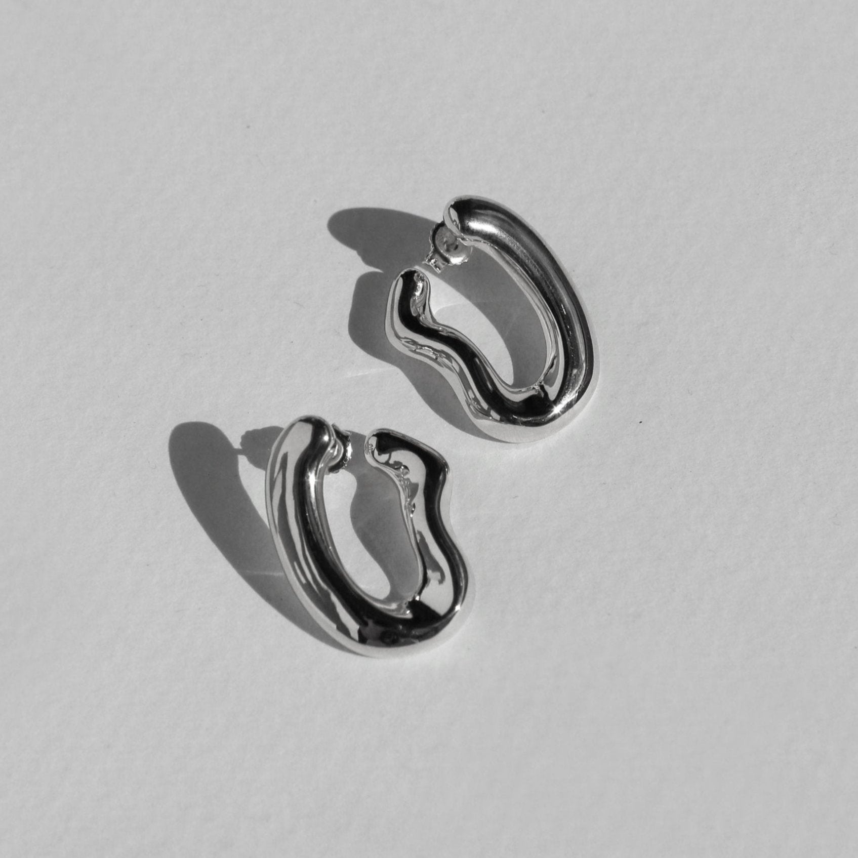 Uneven Wave Hoop Earrings 3