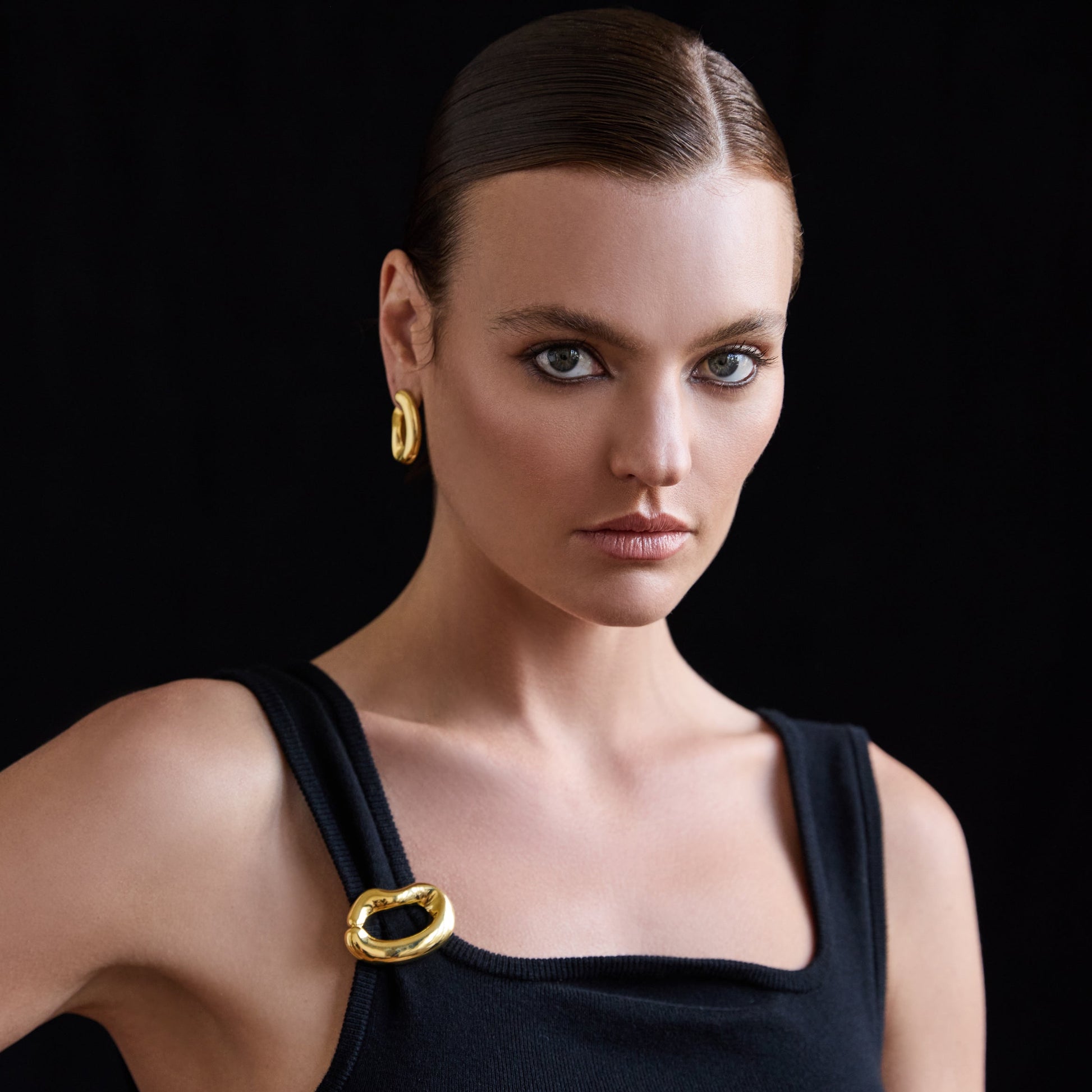 Simple Curve Hoop Earrings 5