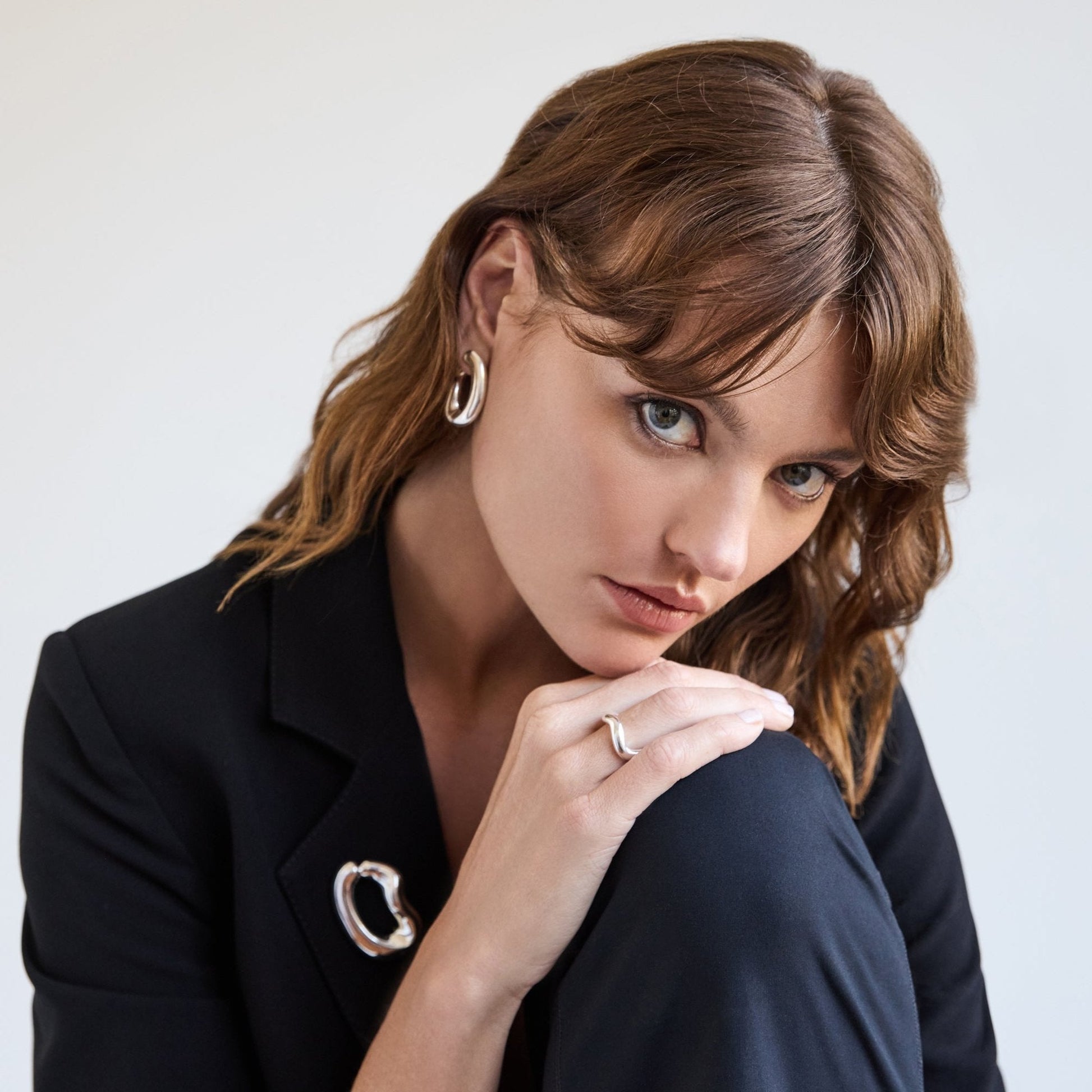 Simple Curve Hoop Earrings 4