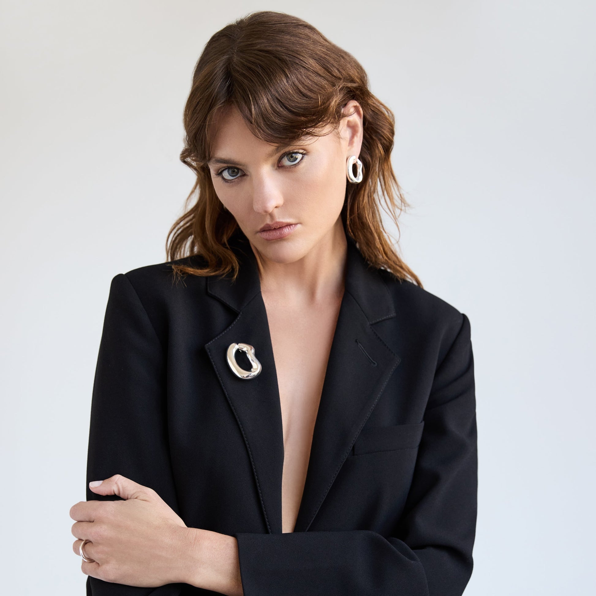 Simple Curve Hoop Earrings 2