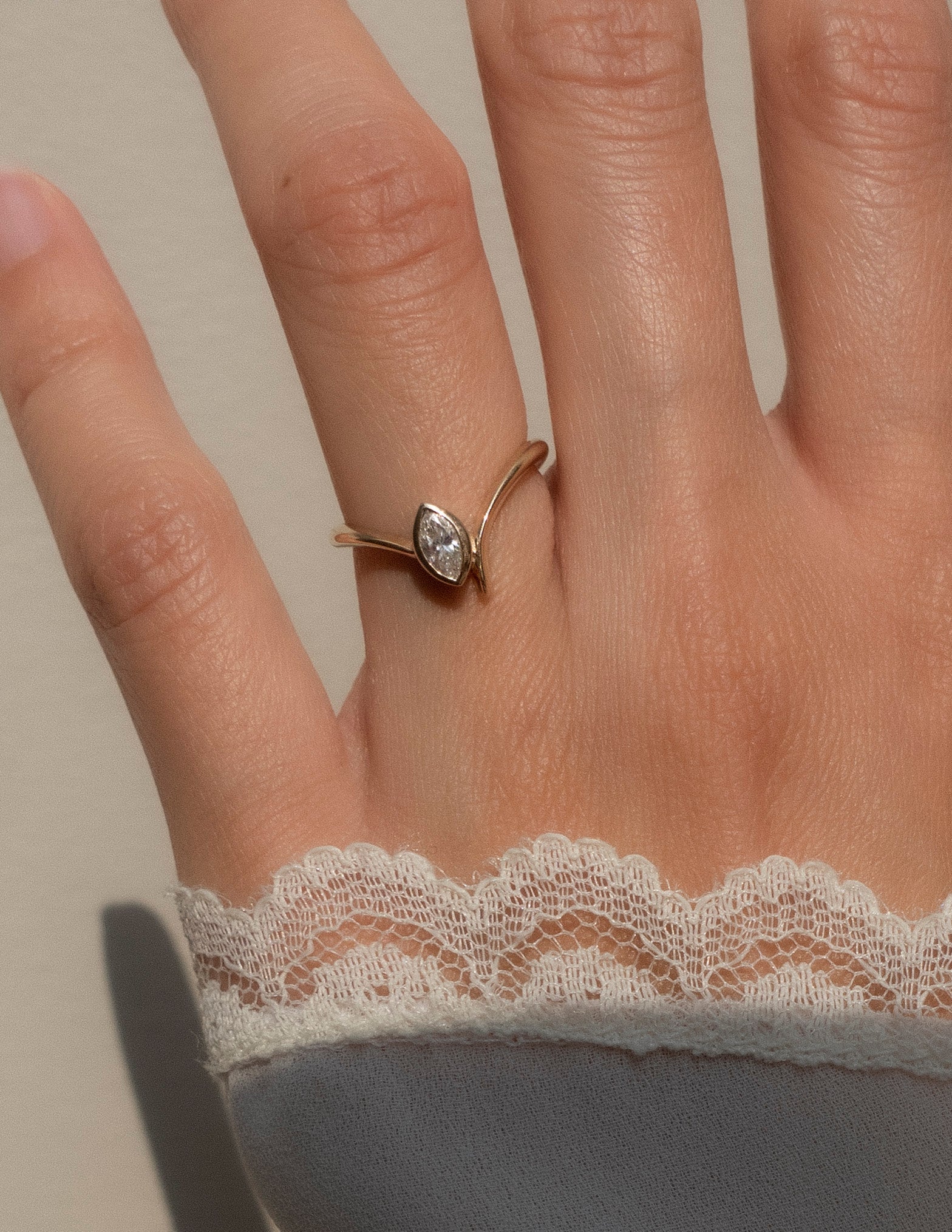 Solitaire-Oval Lab Grown Diamond Engagement Ring