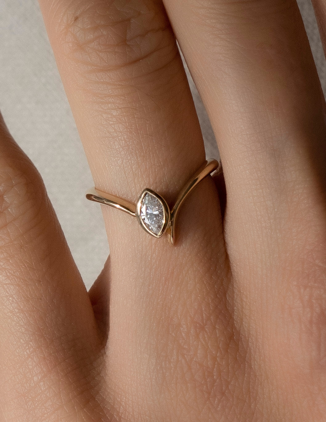 Solitaire-Oval Lab Grown Diamond Engagement Ring