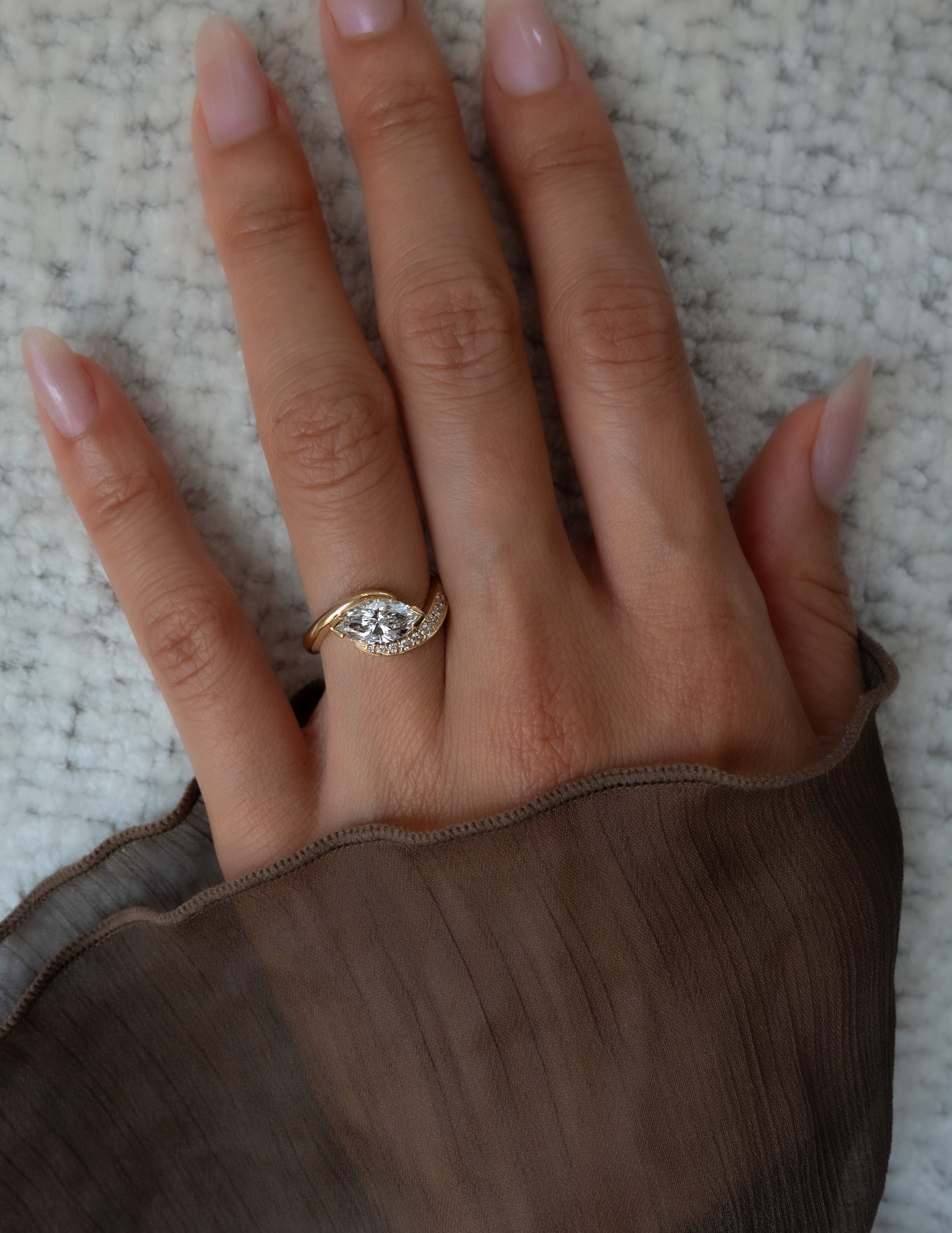 Solitaire-Oval Lab Grown Diamond Engagement Ring