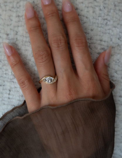 Solitaire-Oval Lab Grown Diamond Engagement Ring