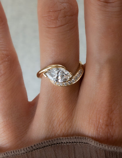 Solitaire-Oval Lab Grown Diamond Engagement Ring