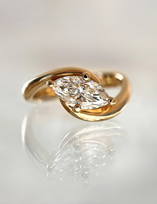 Solitaire-Oval Lab Grown Diamond Engagement Ring