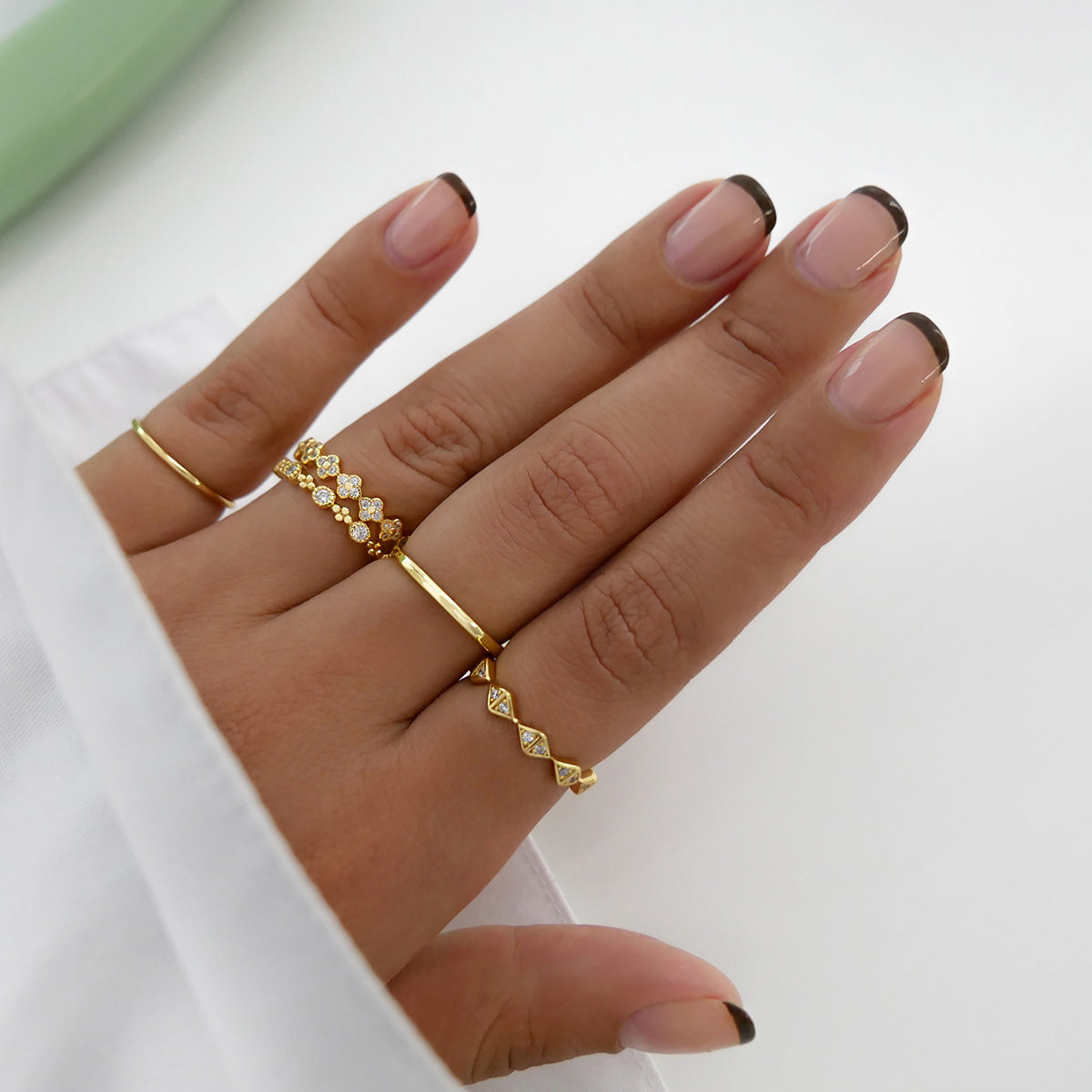 0.15 TCW Round Lab-Grown Diamond Geometric Gold Wedding Band 5