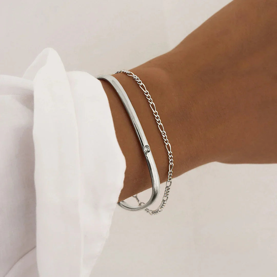 Elegant 0.03 TCW Round Lab-Grown Diamond Gold Bangle Bracelets 10