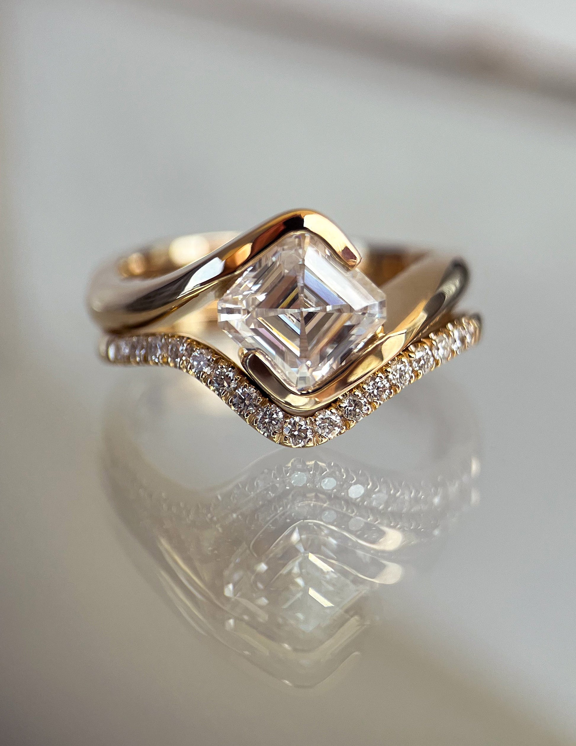 Solitaire Rapture & Pave Band- Oval Lab Grown Diamond Bridal Set
