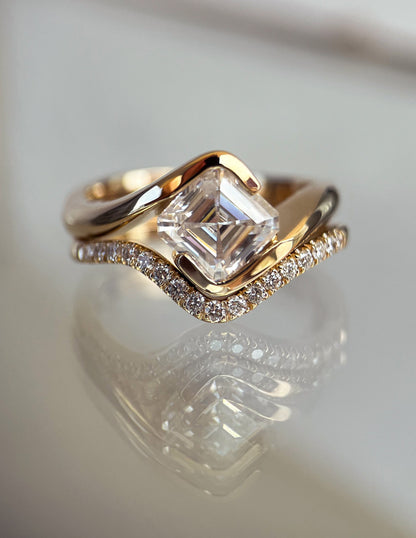 Solitaire Rapture & Pave Band- Oval Lab Grown Diamond Bridal Set