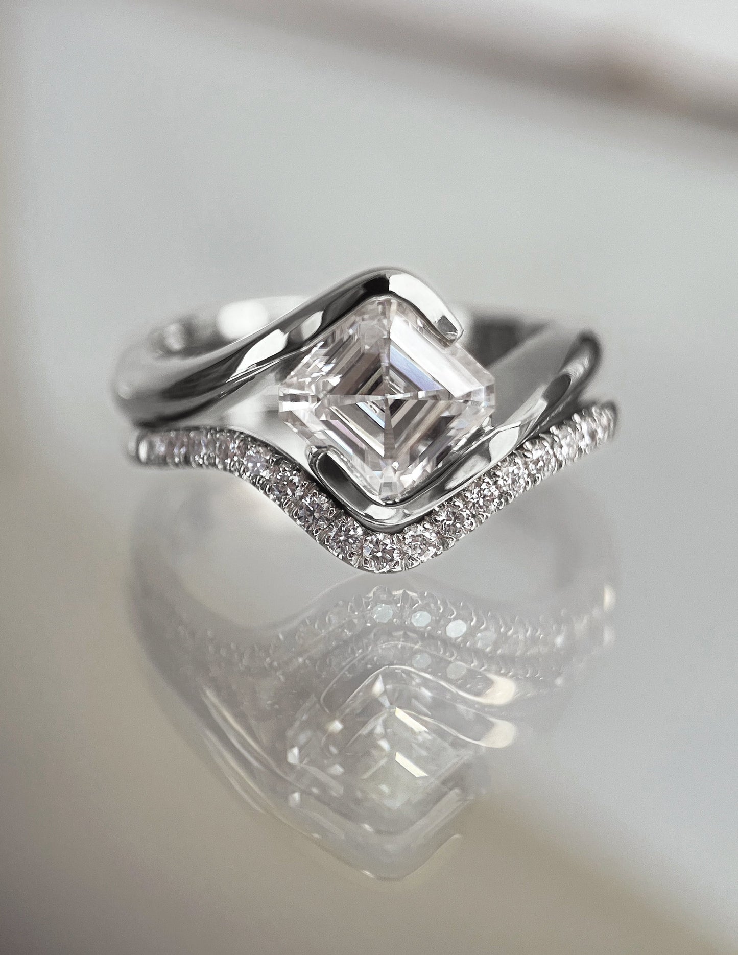 Solitaire Rapture & Pave Band- Oval Lab Grown Diamond Bridal Set