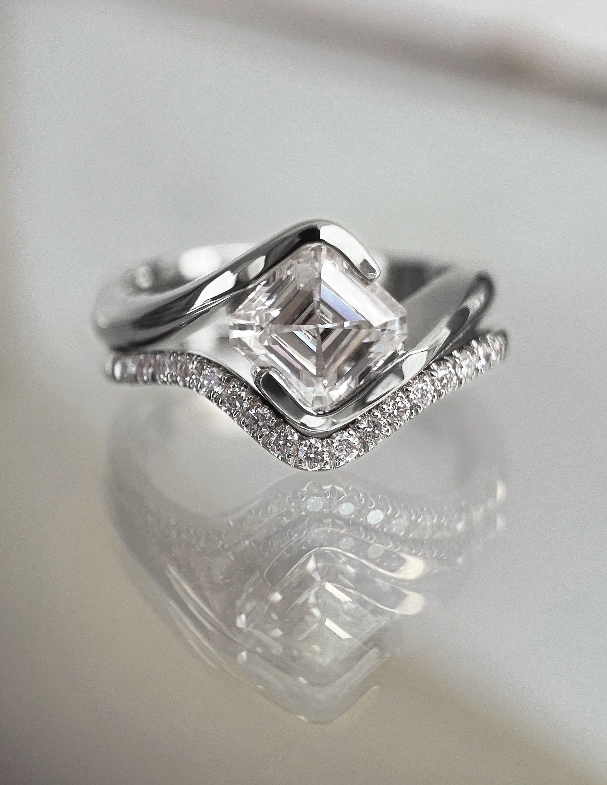 Solitaire Rapture & Pave Band- Oval Lab Grown Diamond Bridal Set