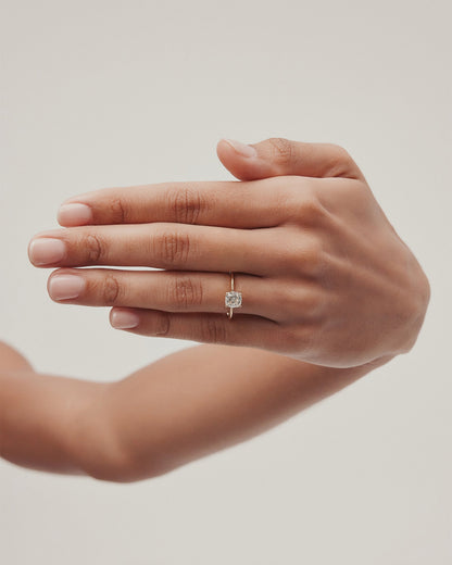 Solitaire-Oval Lab Grown Diamond Engagement Ring
