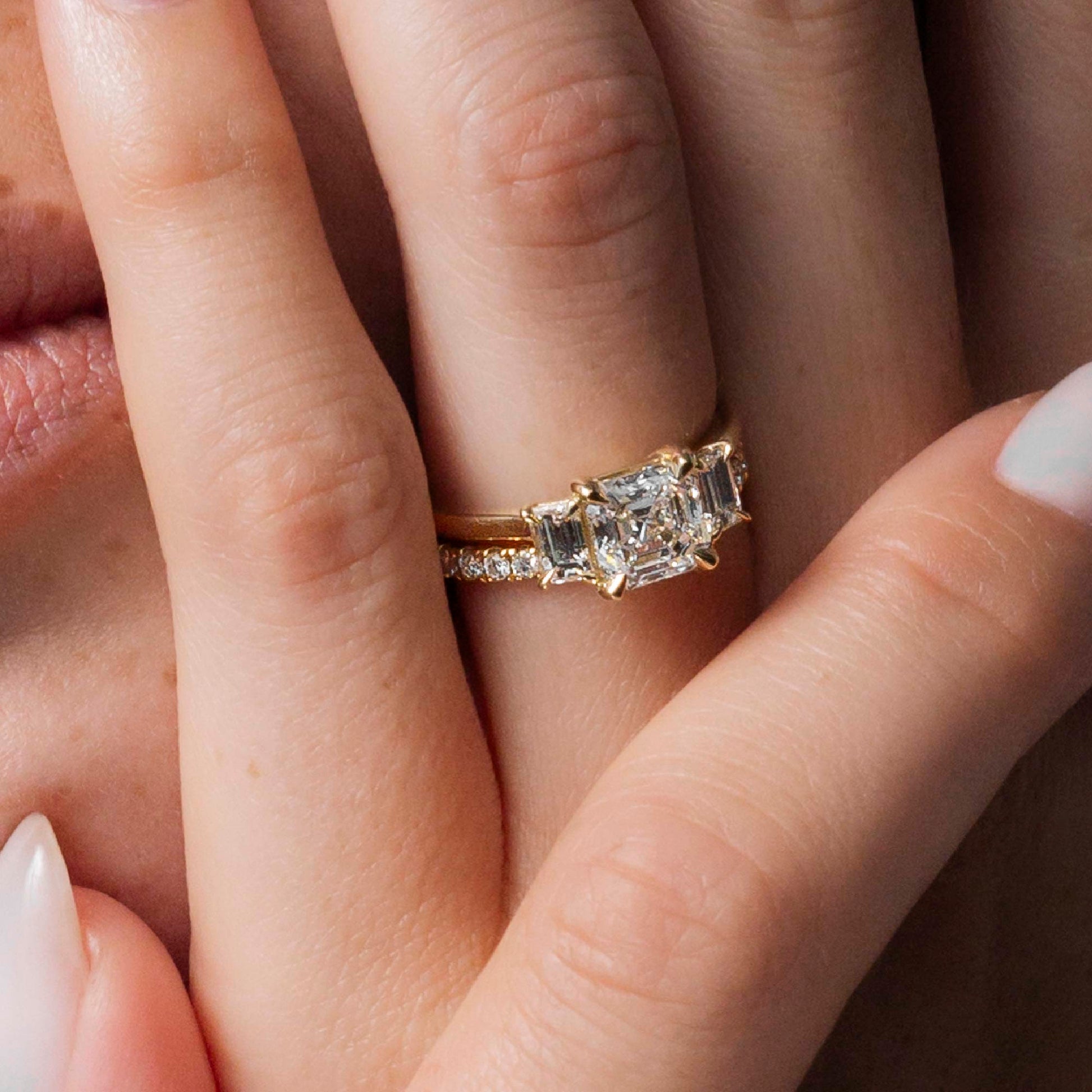 Solitaire- 1.0 CT Oval Moissanite Engagement Ring