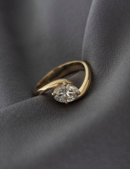 Solitaire-Oval Lab Grown Diamond Engagement Ring